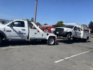 Magana's Towing