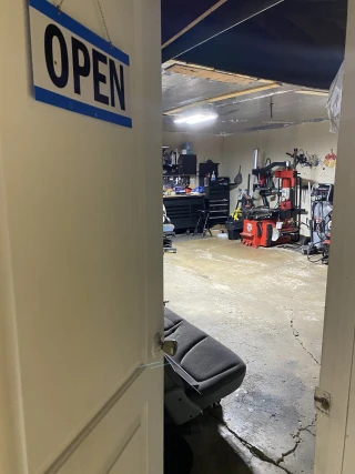 Waukegan Roadside Assistance-Tire & Battery Service