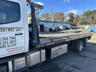 Skyway Towing Auto Center LLC