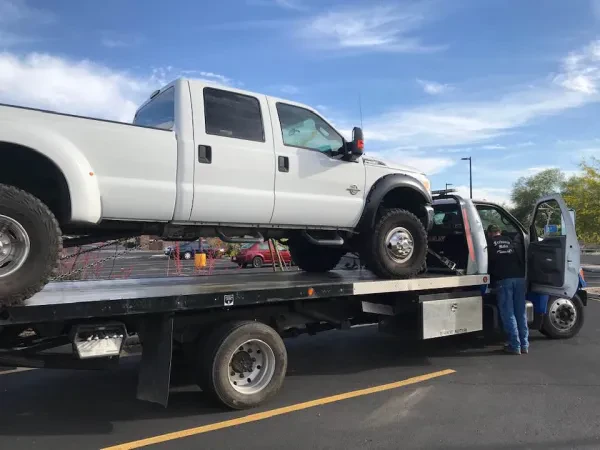 Castillo's Towing - photo 2