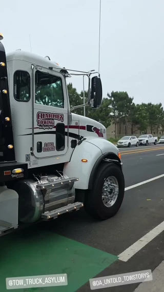 Charlie's 24hr Towing & Heavy Duty