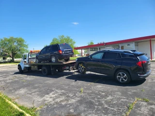 DJ'S Towing & Auto Service and Uhaul Dealer