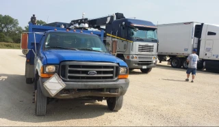 Tan-Kansas Truck Service - Auto / Pickup Truck shop