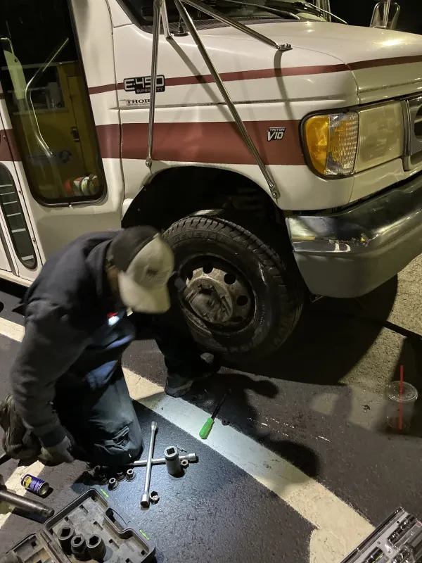 Tan-Kansas Truck Service - Auto / Pickup Truck shop - photo 3