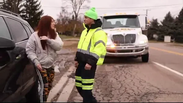 Utica Van Dyke Towing Service - photo 2