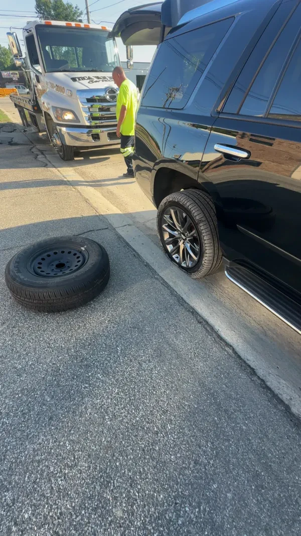 Utica Van Dyke Towing Service - photo 3