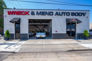 Wreck & Mend Auto Body