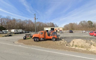 Lynn Smith Towing & Garage LLC