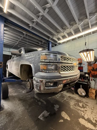 Victor's Towing & Auto Service