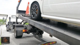 24 Hour Towing Service