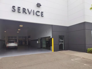 Mazda Service Center Kirkland - Lee Johnson