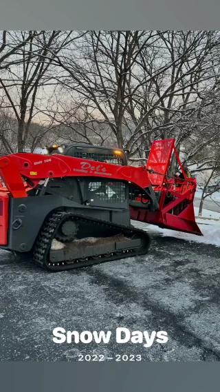 Del's Service Center, Towing and Repair Service. Light and Heavy-duty Services including RV'S.