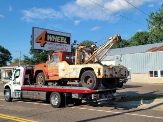 HOOKED UP TOWING & RECOVERY