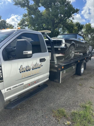 A Rosenberg tow truck