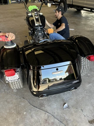 Vigiani's Auto Body & Paint