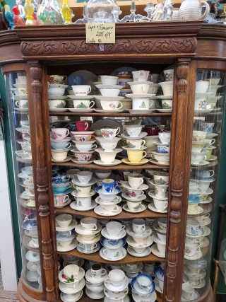 Falls Church Antique Annex