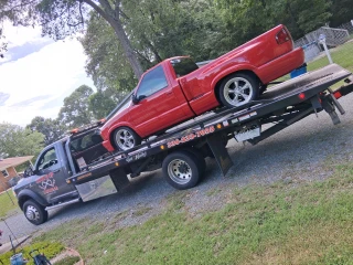 Hook'd Up Towing LLC