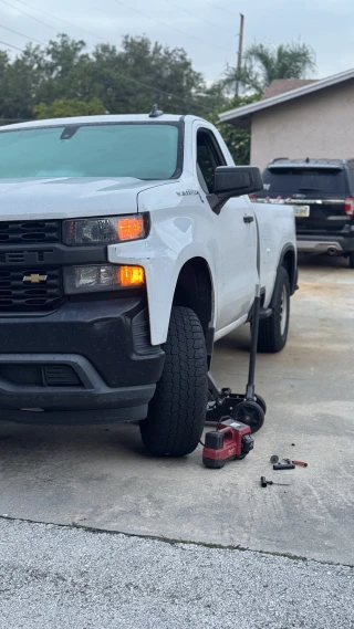 L.i Roadside Care & Towing