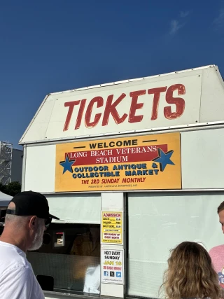 Long Beach Antique Market
