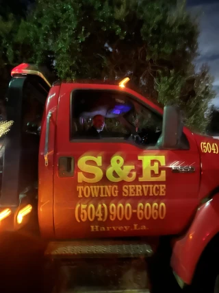 S & E Towing Service