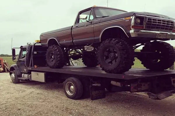 Texas Medium Duty Wrecker and Flatbed Towing | Heavy Duty Towing & Towing Service in Highlands TX - photo 4