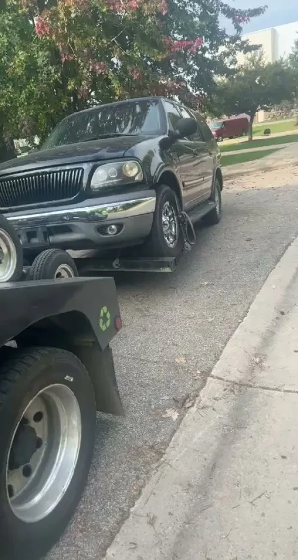 Instant Towing & Salvage LLC - photo 2