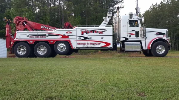 Gene Pitts Towing & Recovery LLC - photo 3