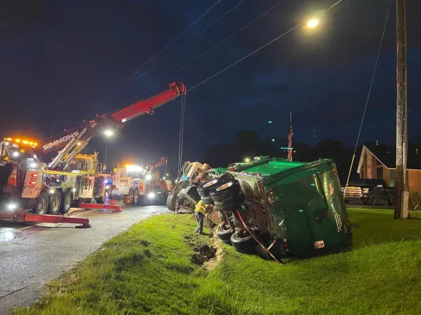 Simmons Wrecker Service - photo 3