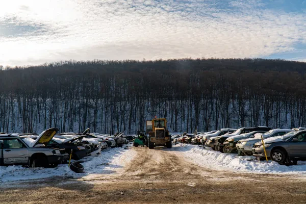 Fenix U-Pull - Junk Car Buyer - Horseheads - photo 4