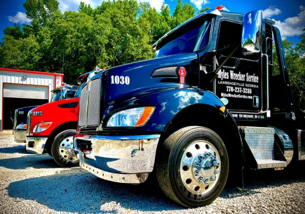 Myles Wrecker Service - photo 4