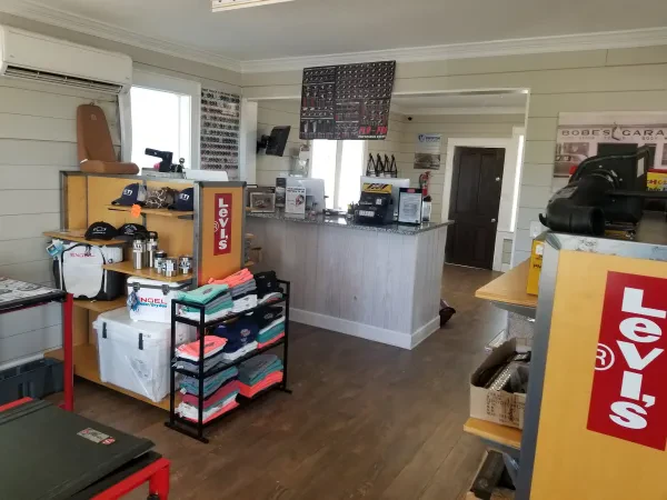 Bobe's Garage - photo 2
