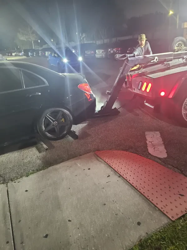 Roadrunner Towing & Roadside - photo 3