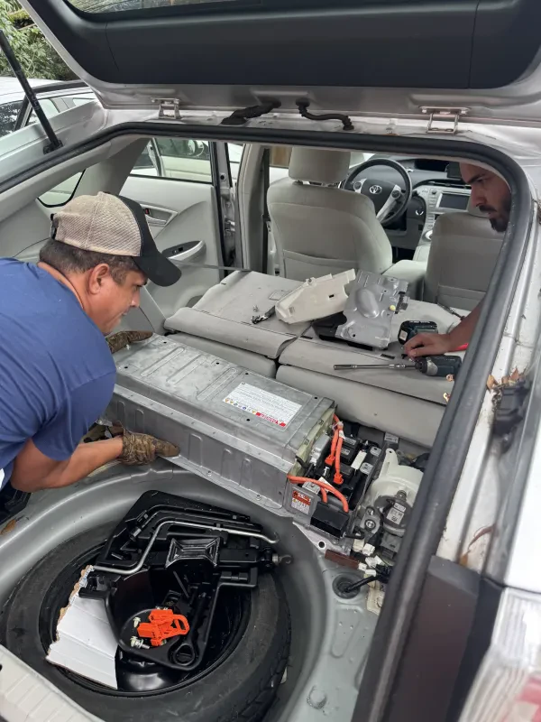 Battery Repair Experts - photo 2
