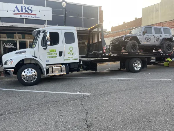 Uni Towing and Roadside Services - photo 3
