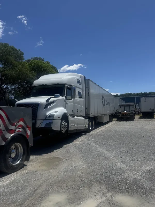 Bell's Towing - Cars, Heavy Duty Tow & Recovery - photo 4