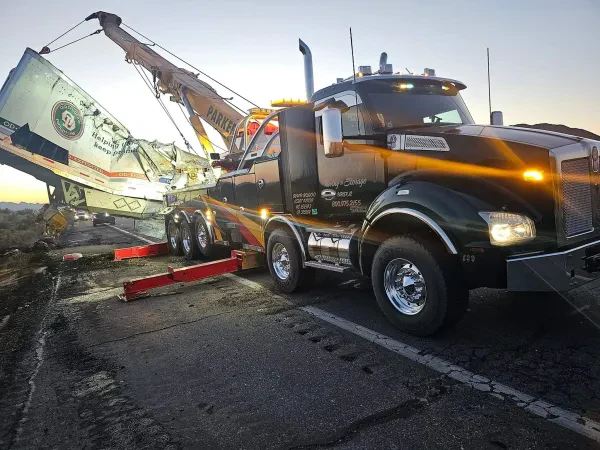 Parker Towing HEAVY DUTY TOW TRUCK QUARTZSITE AZ - photo 2