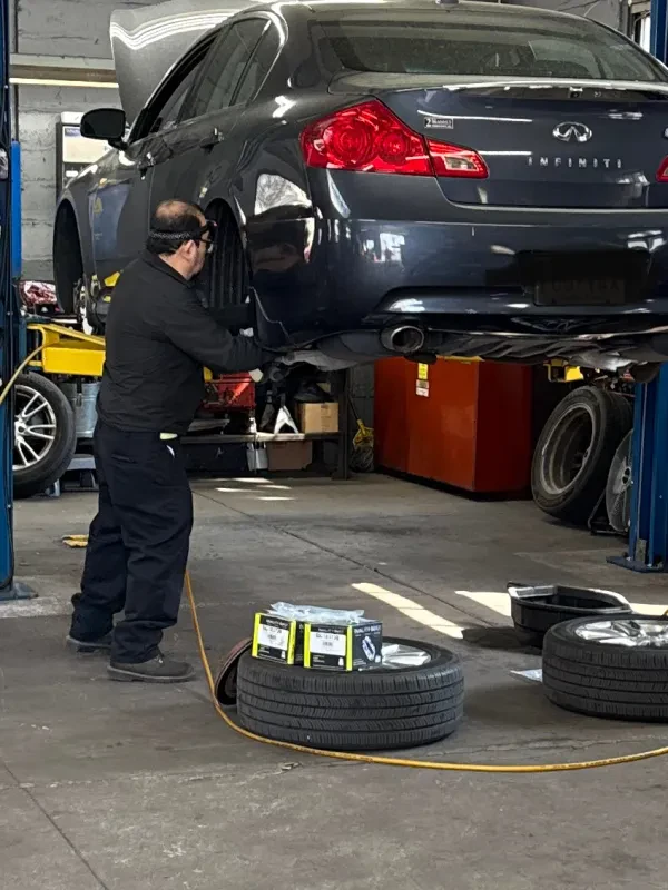 Omar's Auto Clinic - photo 4