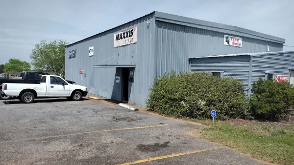 Snappy Lube & Auto Center - photo 2
