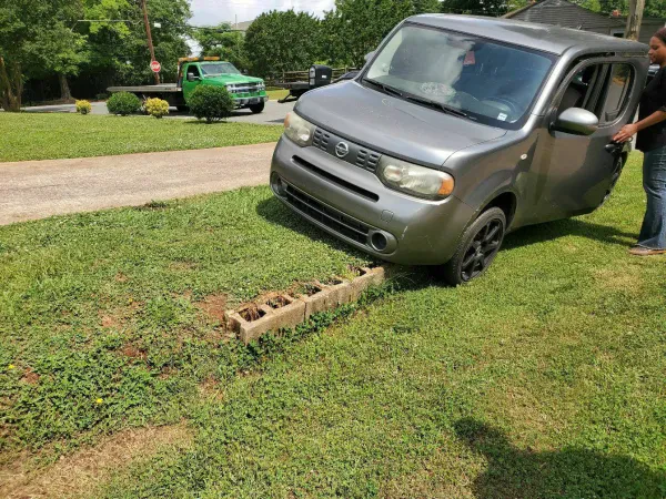 Neighborhood Towing Service - photo 2
