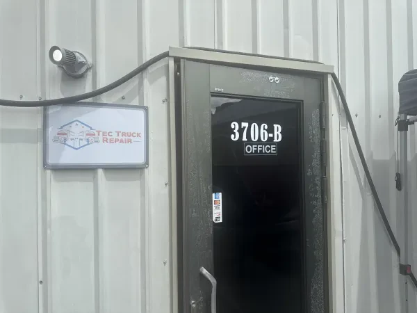 TEC TRUCK REPAIR - photo 4