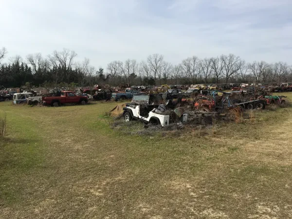 Salvage Jeep Parts & Service - photo 3