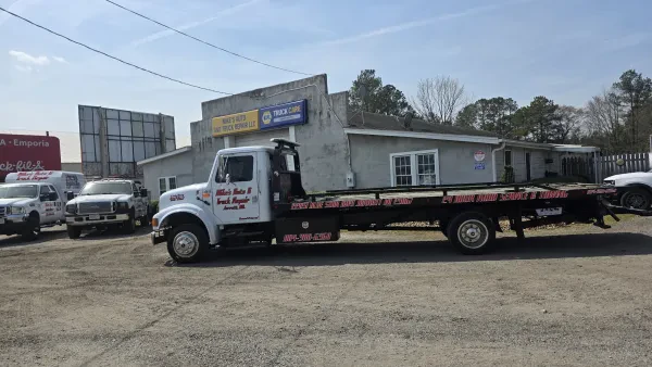 Mikes Auto And Truck Repair LLC / Mikes 24 hour towing and roadservice - photo 2