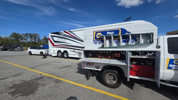 Mikes Auto And Truck Repair LLC / Mikes 24 hour towing and roadservice - photo 4