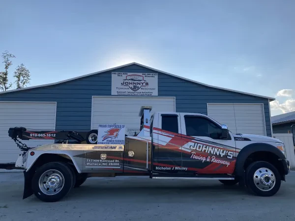 Johnnys Towing and Recovery - photo 2