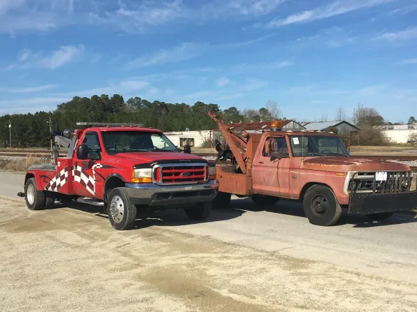 Johnnys Towing and Recovery - photo 4
