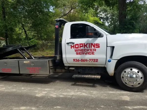 Hopkins Wrecker Service - photo 2