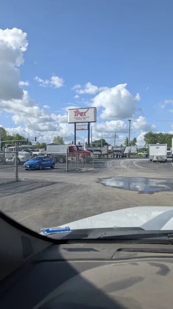 Trux Trailer & Tractor Repair, Inc. - photo 3