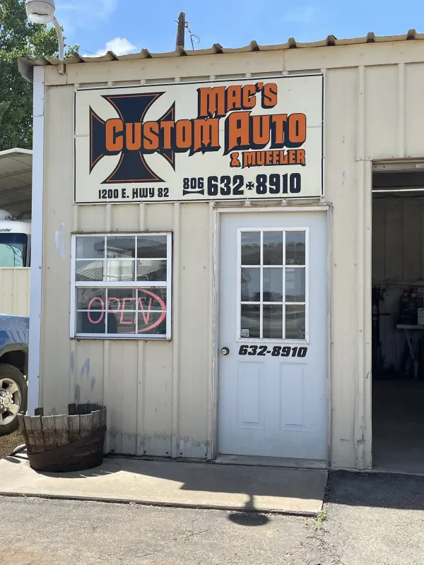 Mac's Custom Auto towing and wrecker service - photo 2