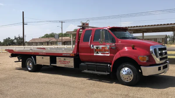 Mac's Custom Auto towing and wrecker service - photo 4