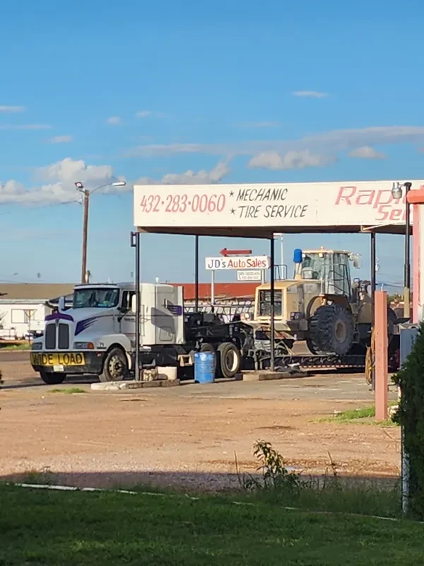 Rapid Towing Service - photo 4